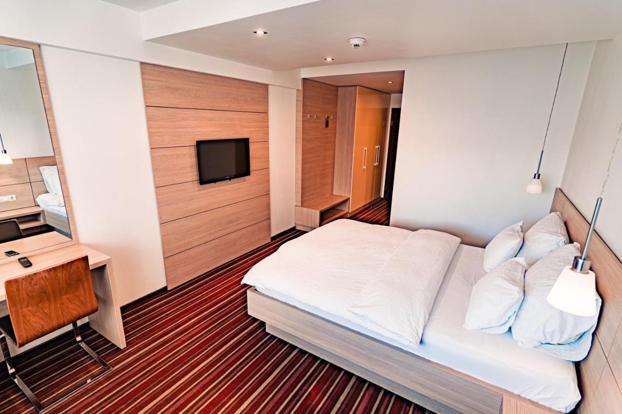 Hotel Oscar Кимпіна Екстер'єр фото