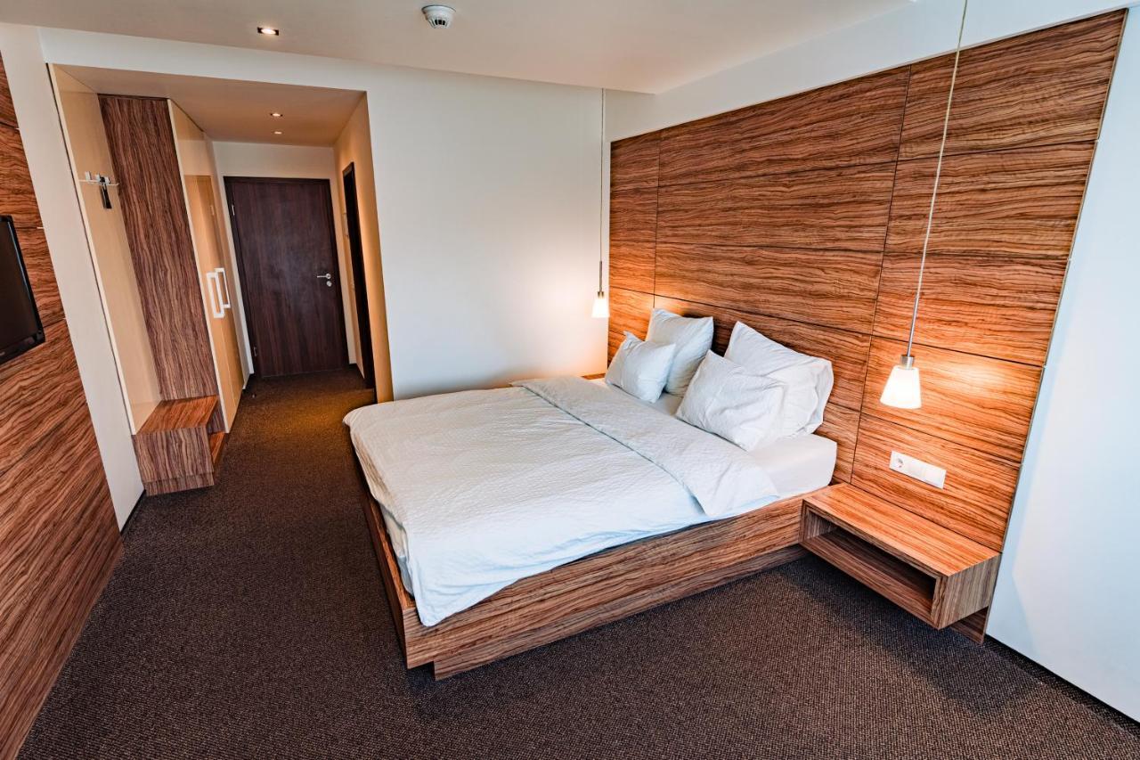 Hotel Oscar Кимпіна Екстер'єр фото