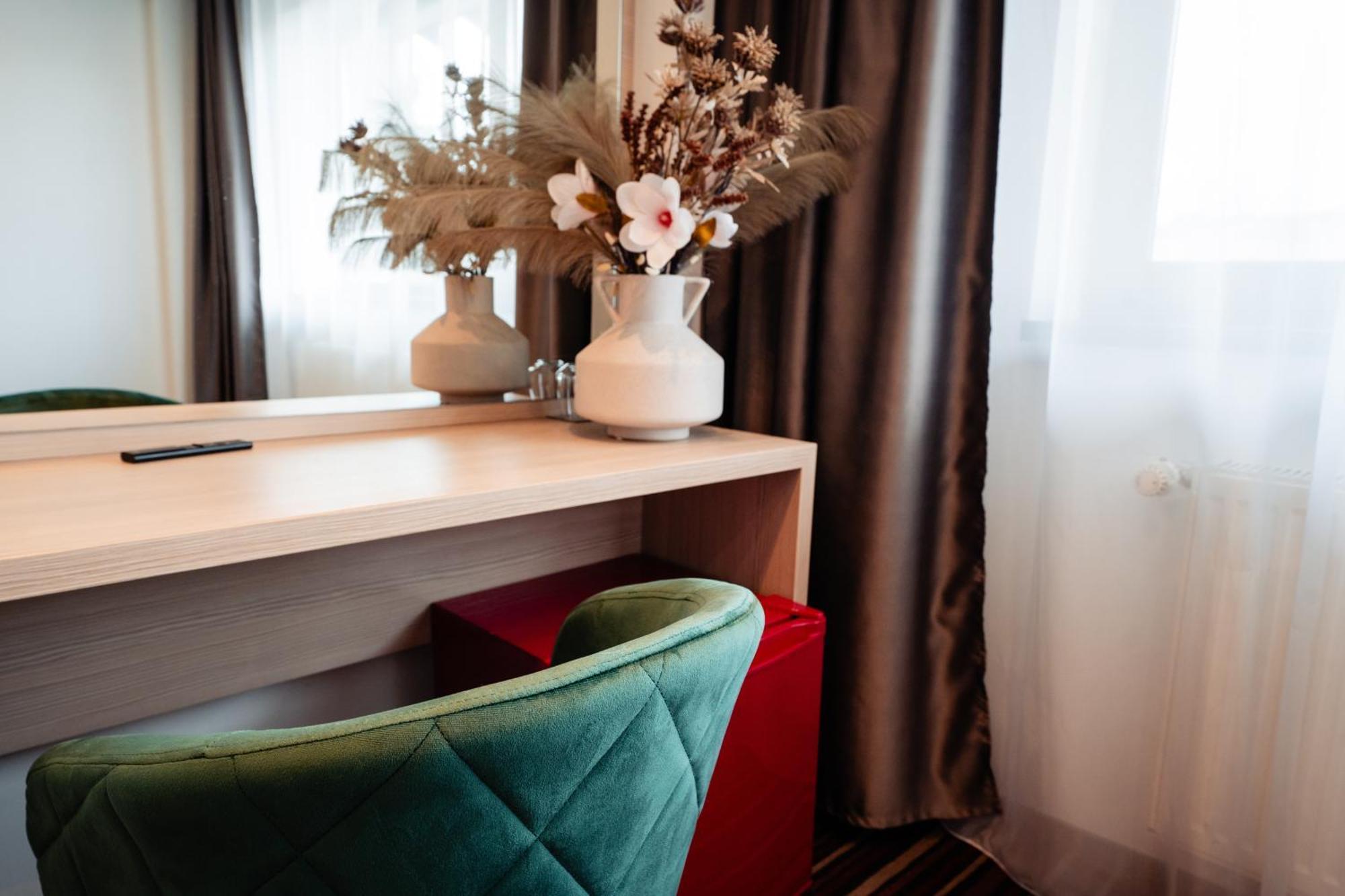 Hotel Oscar Кимпіна Екстер'єр фото