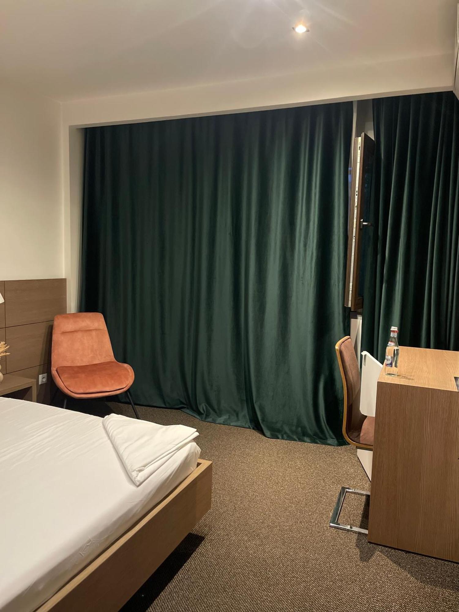 Hotel Oscar Кимпіна Екстер'єр фото